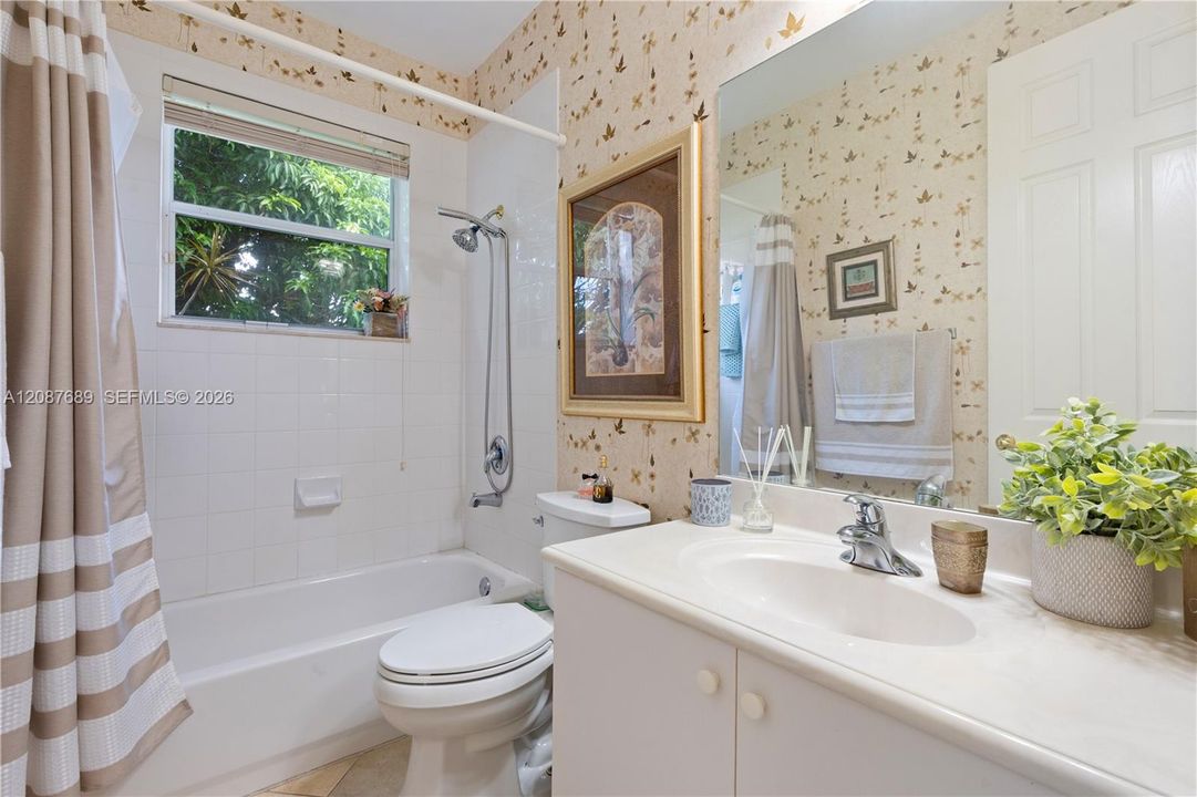 For Rent: $4,250 (4 beds, 3 baths, 2602 Square Feet)