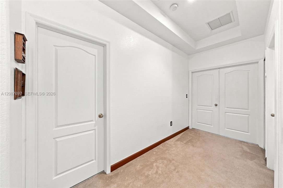 For Rent: $3,500 (4 beds, 3 baths, 1985 Square Feet)