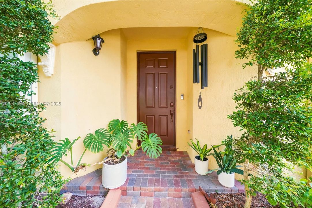 For Rent: $3,500 (4 beds, 3 baths, 1985 Square Feet)