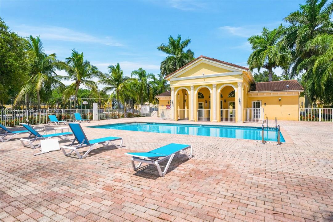 For Rent: $3,500 (4 beds, 3 baths, 1985 Square Feet)