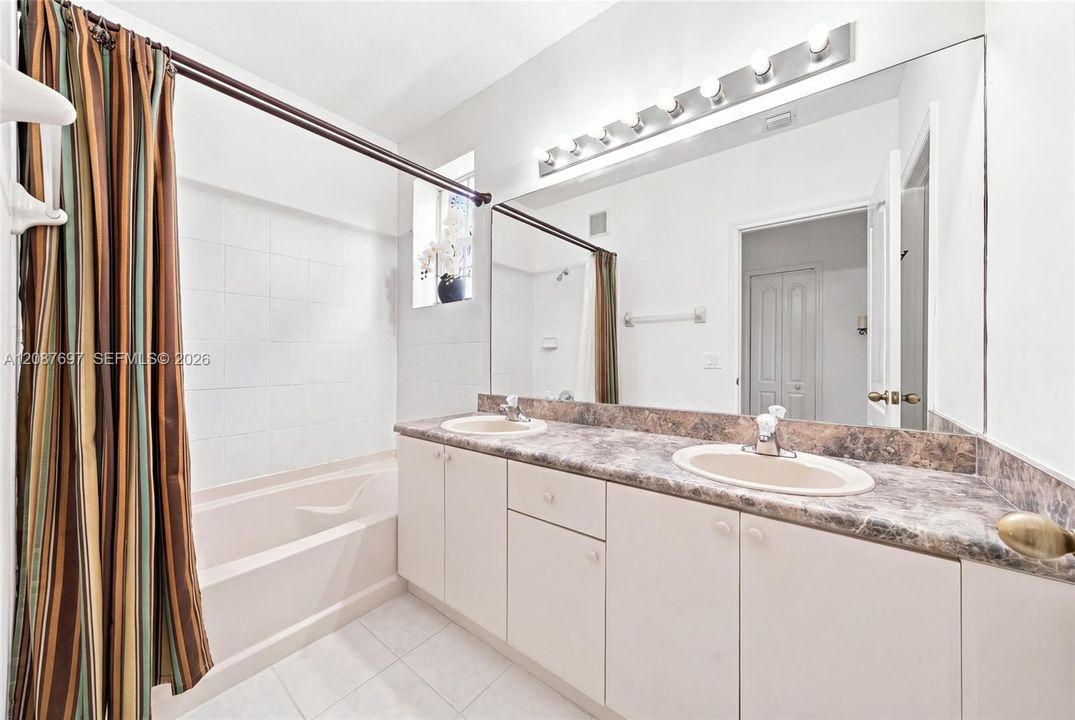 For Rent: $3,500 (4 beds, 3 baths, 1985 Square Feet)
