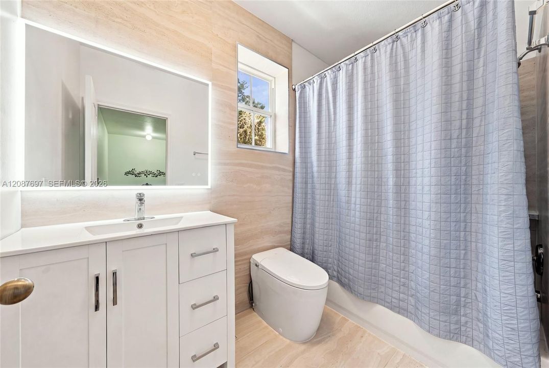For Rent: $3,500 (4 beds, 3 baths, 1985 Square Feet)