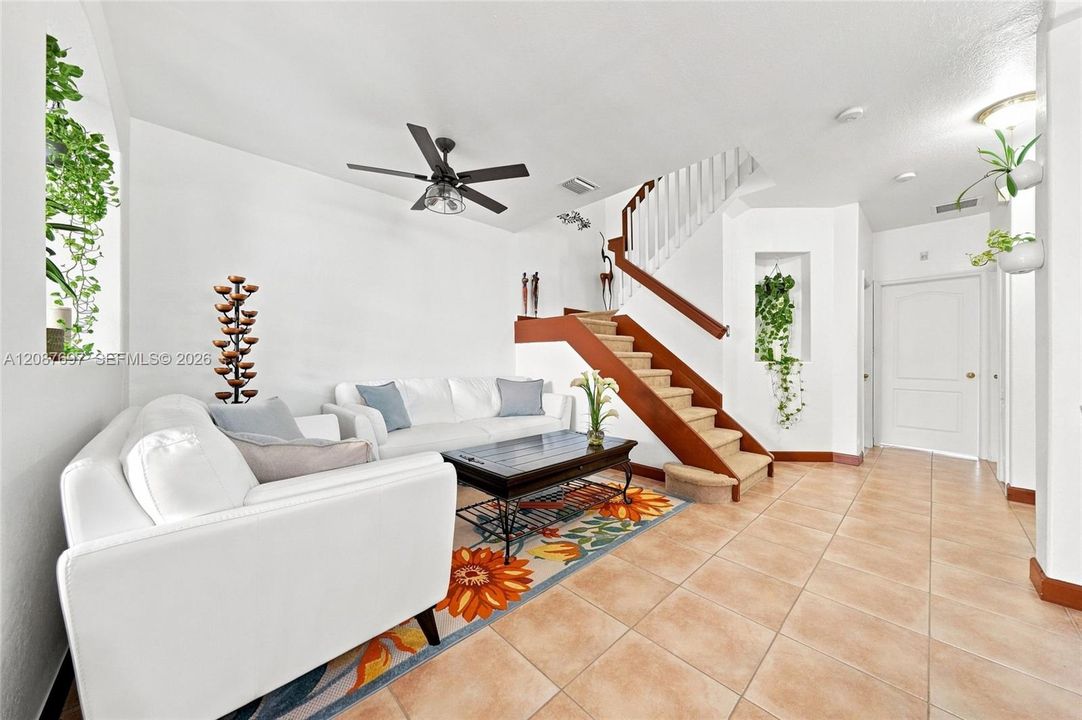 For Rent: $3,500 (4 beds, 3 baths, 1985 Square Feet)