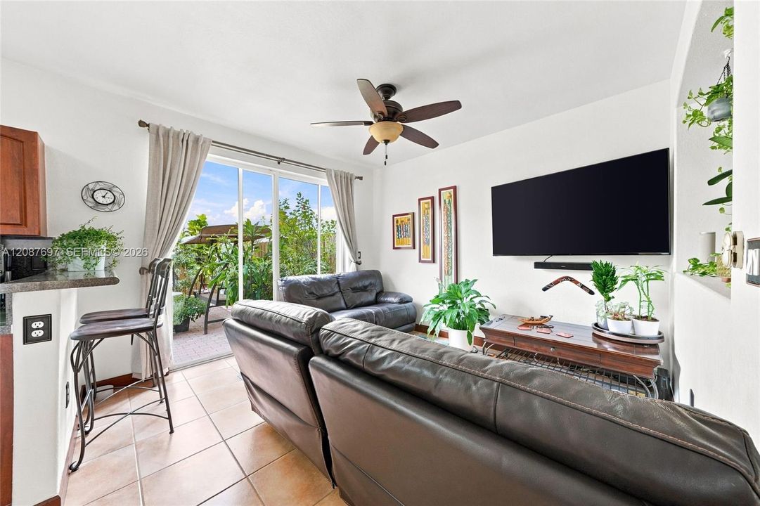 For Rent: $3,500 (4 beds, 3 baths, 1985 Square Feet)