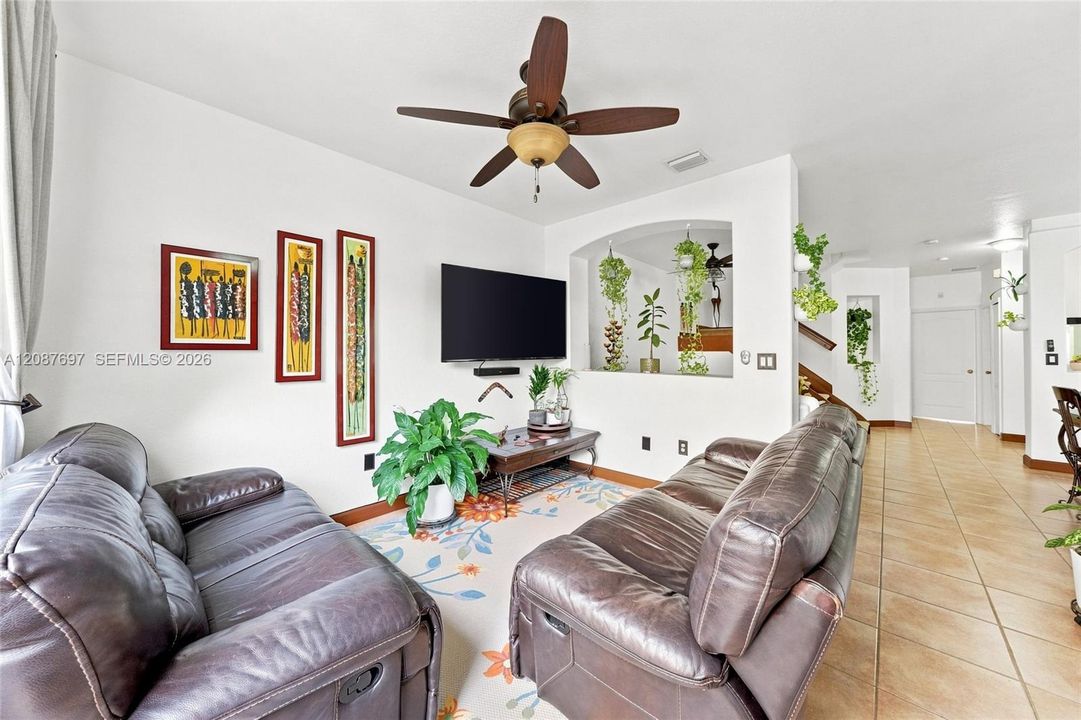 For Rent: $3,500 (4 beds, 3 baths, 1985 Square Feet)