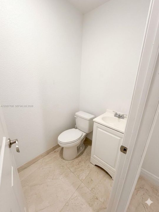 En Venta: $599,000 (3 camas, 3 baños, 1363 Pies cuadrados)