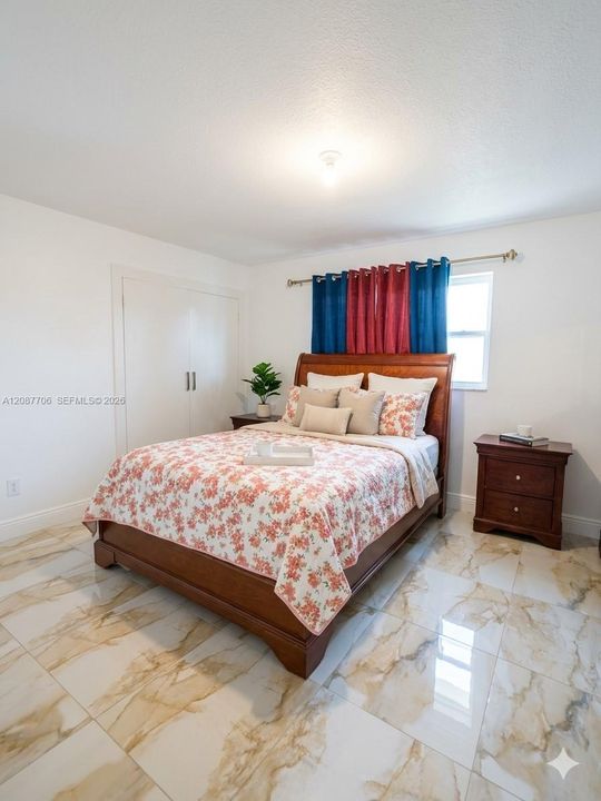 En Venta: $599,000 (3 camas, 3 baños, 1363 Pies cuadrados)