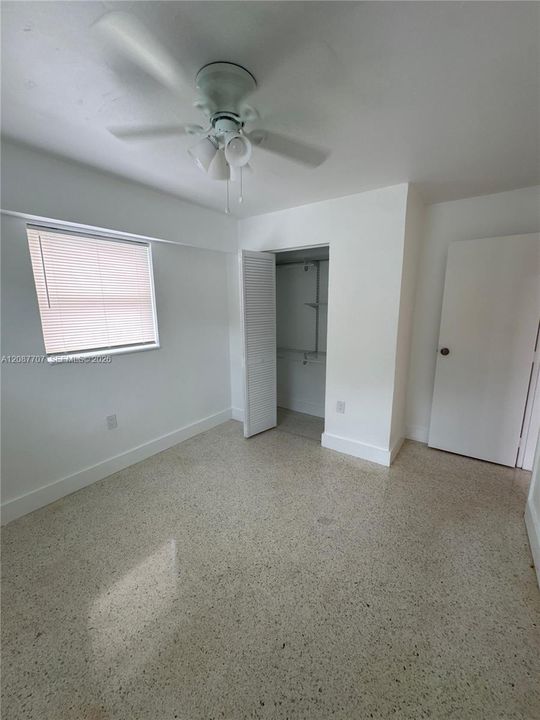 В аренду: $2,200 (2 спален, 1 ванн, 832 Квадратных фут)