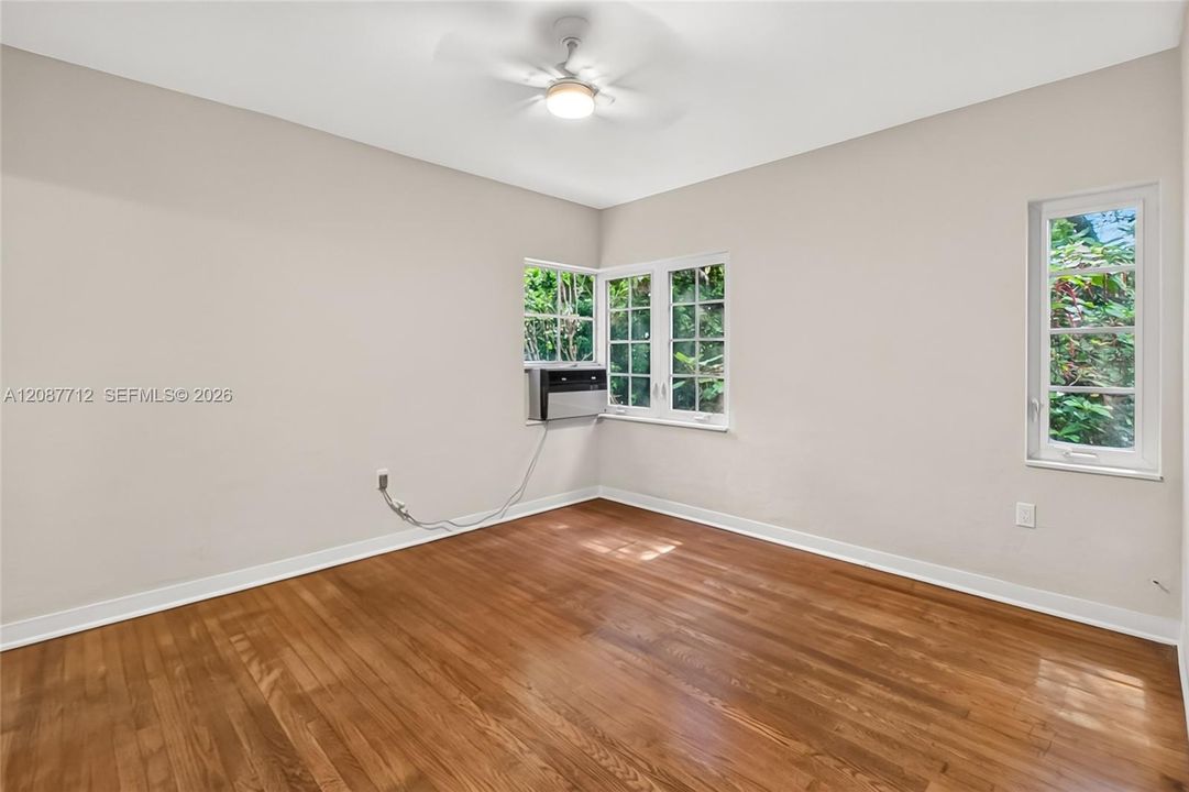 For Rent: $5,850 (3 beds, 2 baths, 1217 Square Feet)