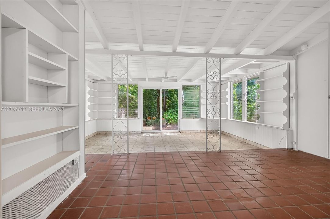 For Rent: $5,850 (3 beds, 2 baths, 1217 Square Feet)