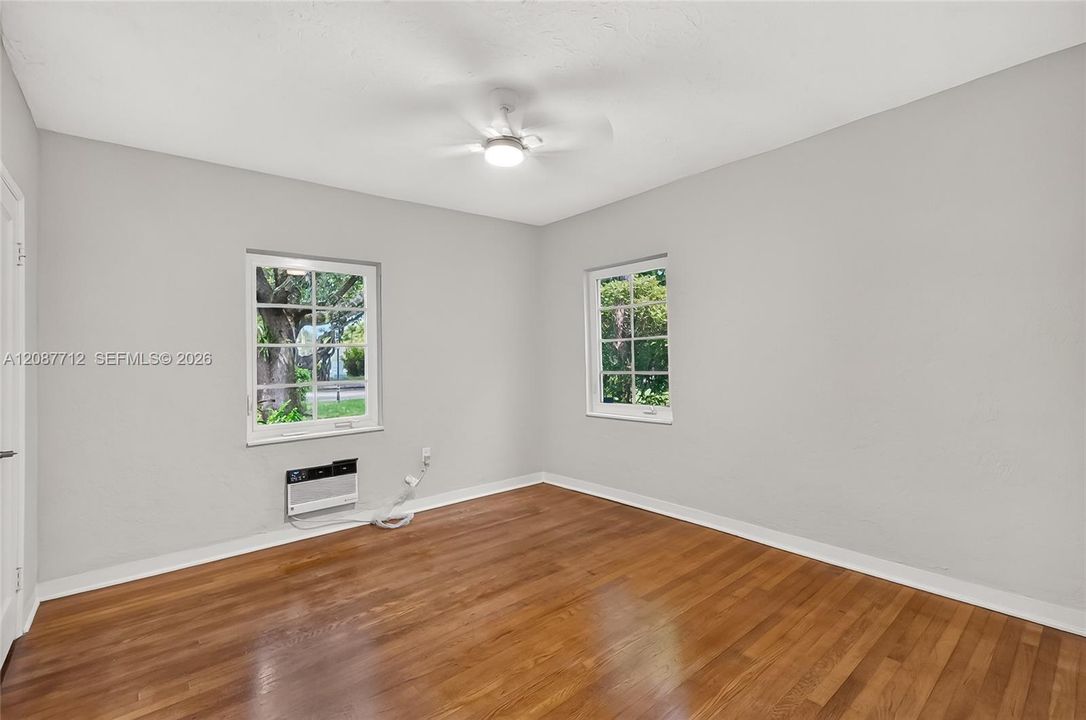 For Rent: $5,850 (3 beds, 2 baths, 1217 Square Feet)