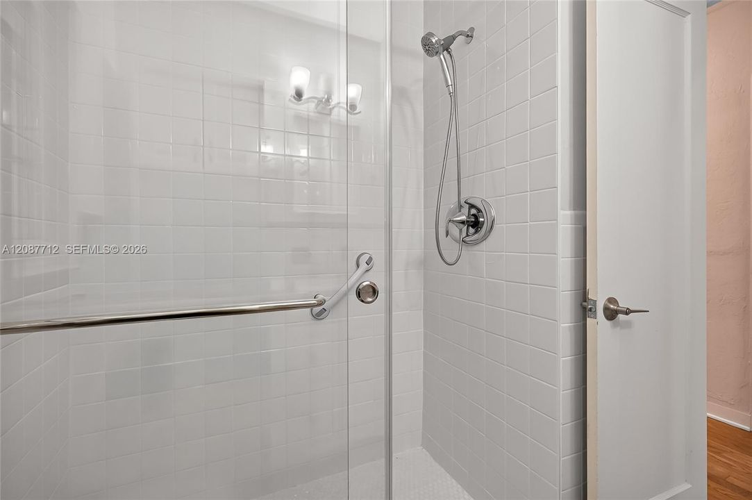 For Rent: $5,850 (3 beds, 2 baths, 1217 Square Feet)
