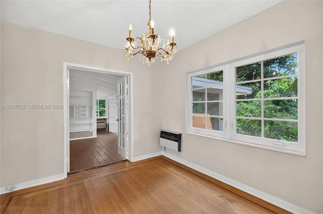 For Rent: $5,850 (3 beds, 2 baths, 1217 Square Feet)