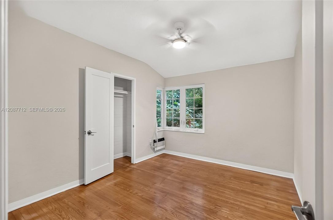 For Rent: $5,850 (3 beds, 2 baths, 1217 Square Feet)