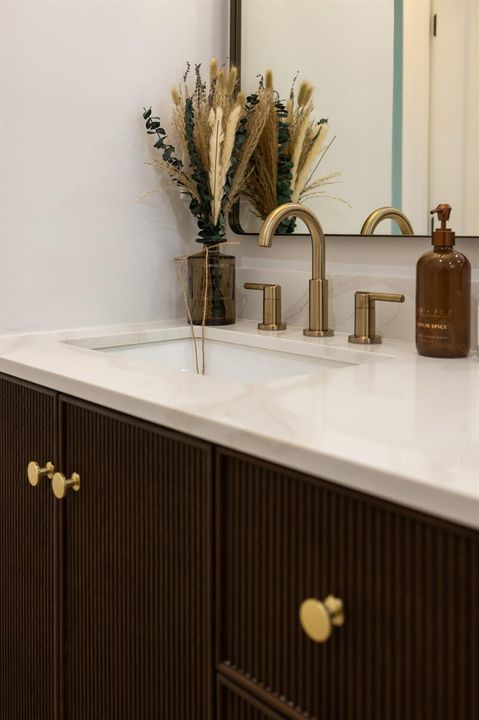 Master Vanity