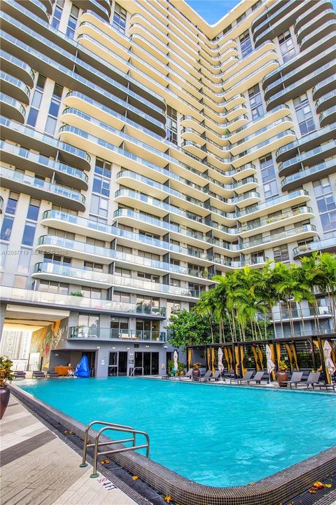 For Rent: $3,850 (1 beds, 1 baths, 684 Square Feet)