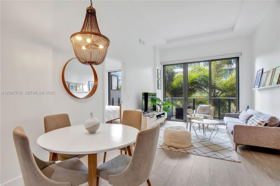 For Rent: $3,850 (1 beds, 1 baths, 684 Square Feet)