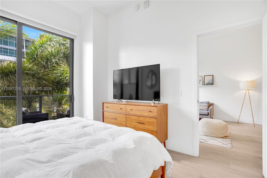 For Rent: $3,850 (1 beds, 1 baths, 684 Square Feet)