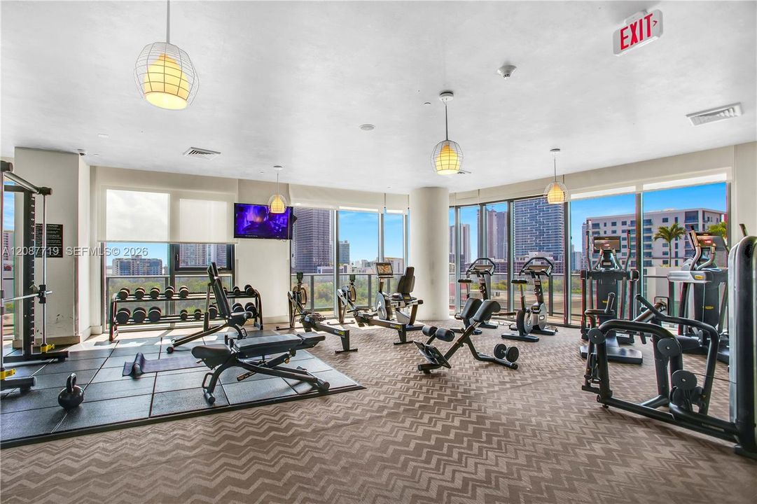 For Rent: $3,850 (1 beds, 1 baths, 684 Square Feet)