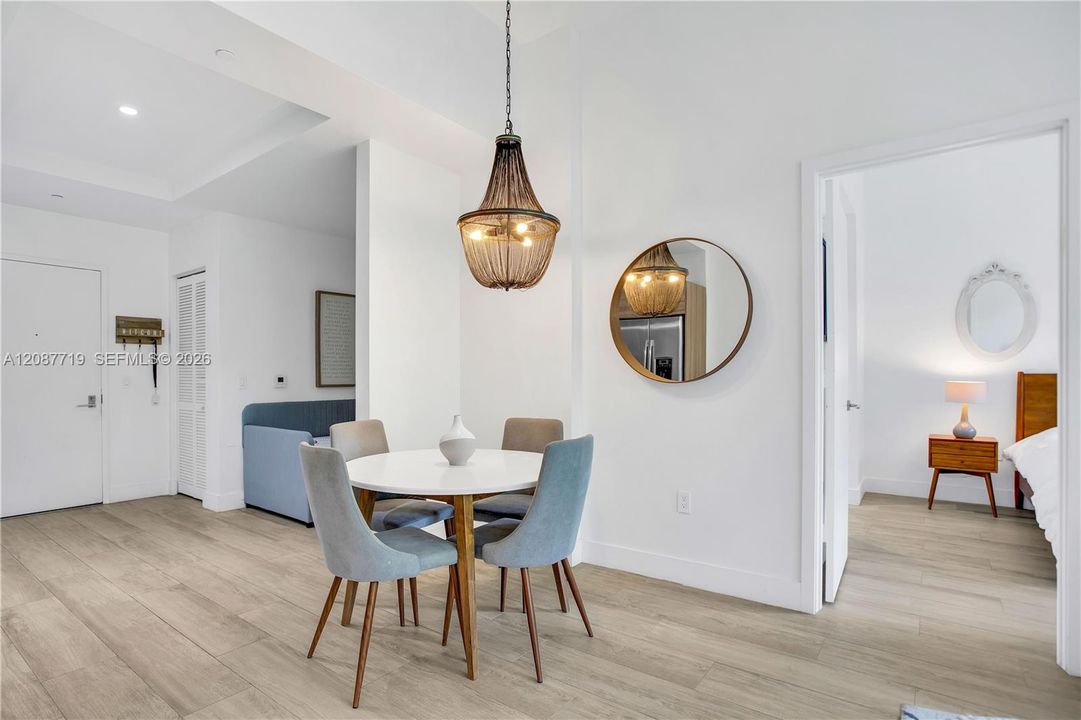 For Rent: $3,850 (1 beds, 1 baths, 684 Square Feet)