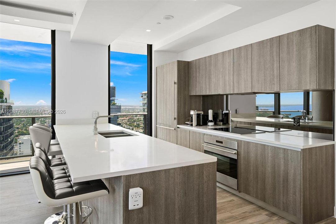 For Rent: $13,000 (3 beds, 4 baths, 1613 Square Feet)