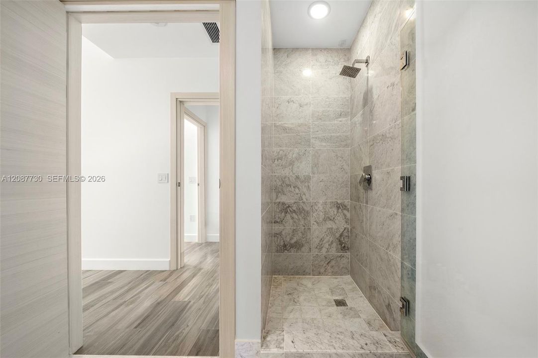 For Rent: $13,000 (3 beds, 4 baths, 1613 Square Feet)