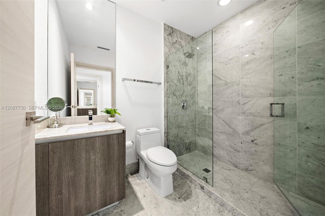 For Rent: $13,000 (3 beds, 4 baths, 1613 Square Feet)