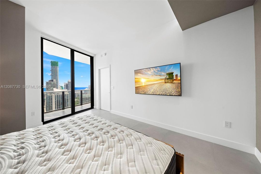 For Rent: $13,000 (3 beds, 4 baths, 1613 Square Feet)