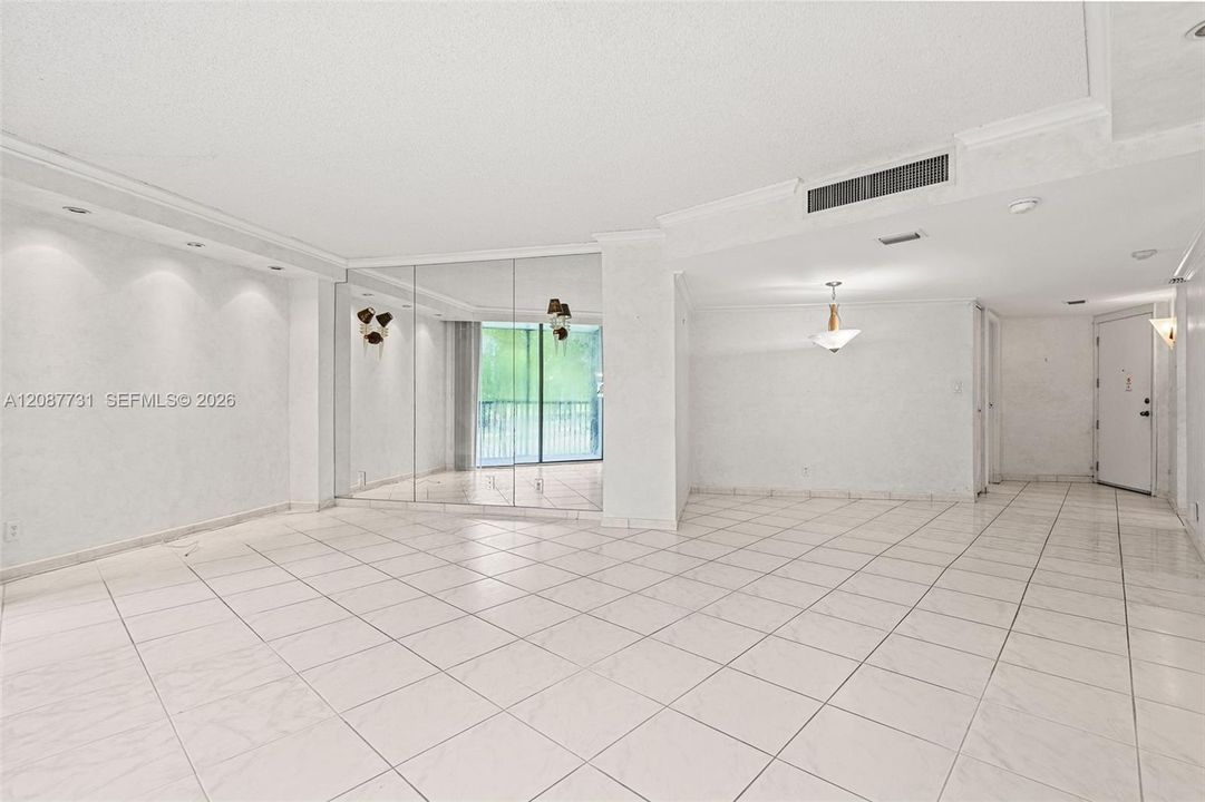 На продажу: $199,000 (2 спален, 2 ванн, 1083 Квадратных фут)