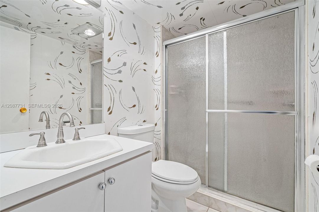 На продажу: $199,000 (2 спален, 2 ванн, 1083 Квадратных фут)