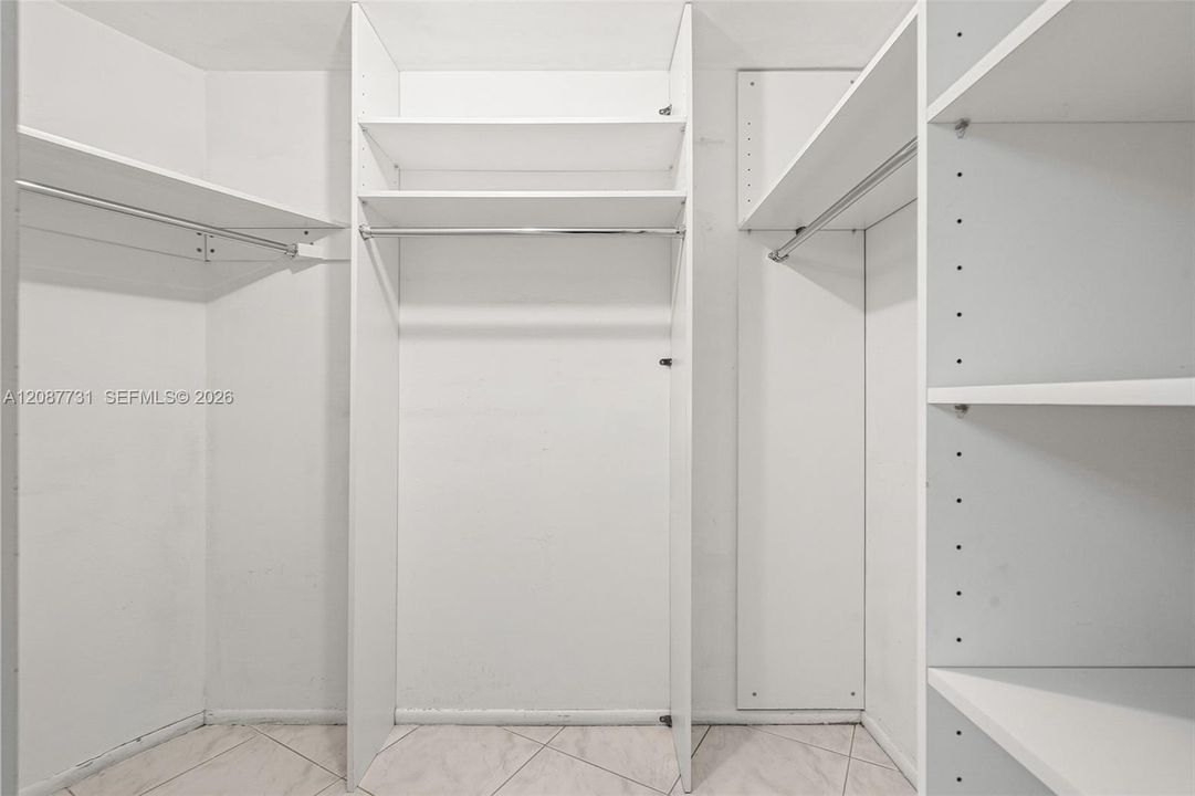 На продажу: $199,000 (2 спален, 2 ванн, 1083 Квадратных фут)