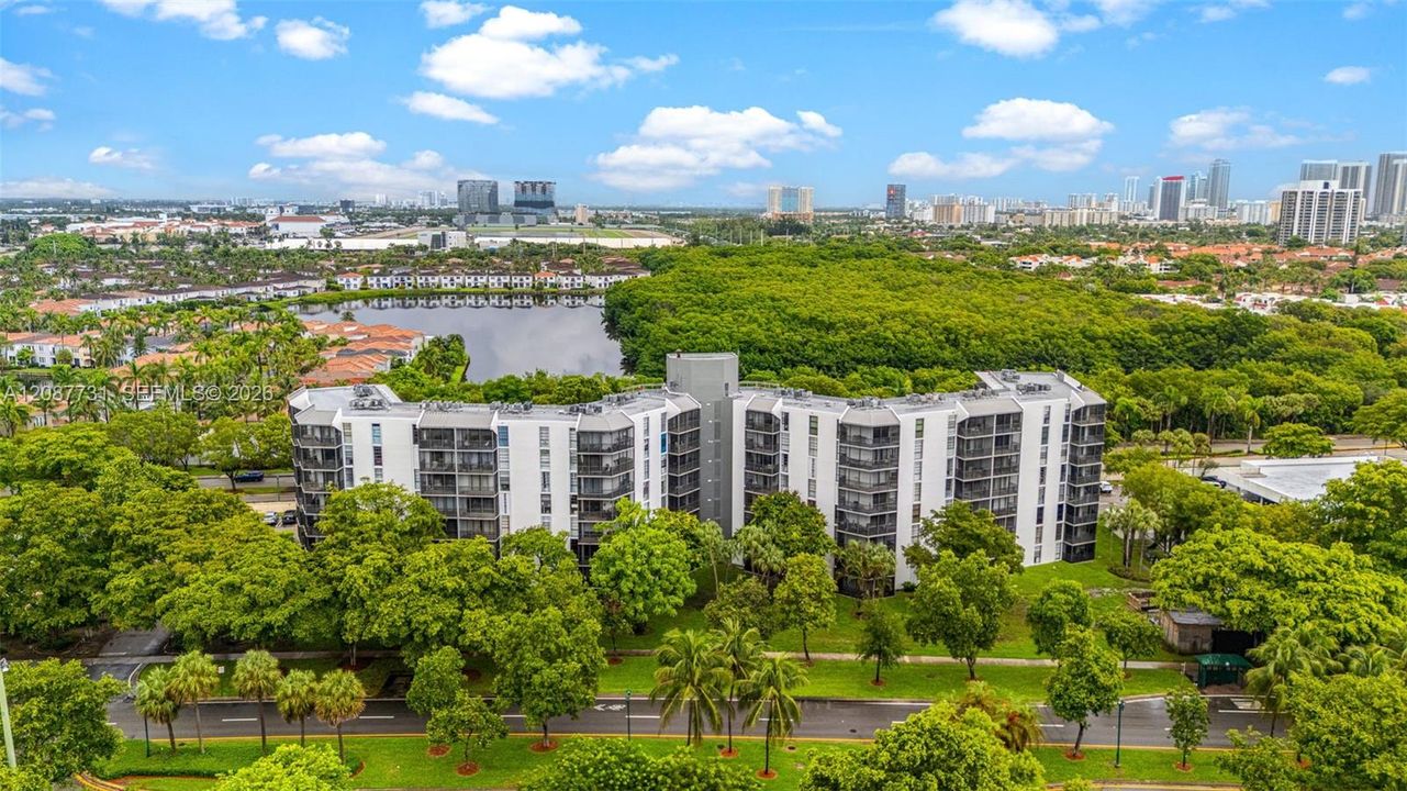 На продажу: $199,000 (2 спален, 2 ванн, 1083 Квадратных фут)