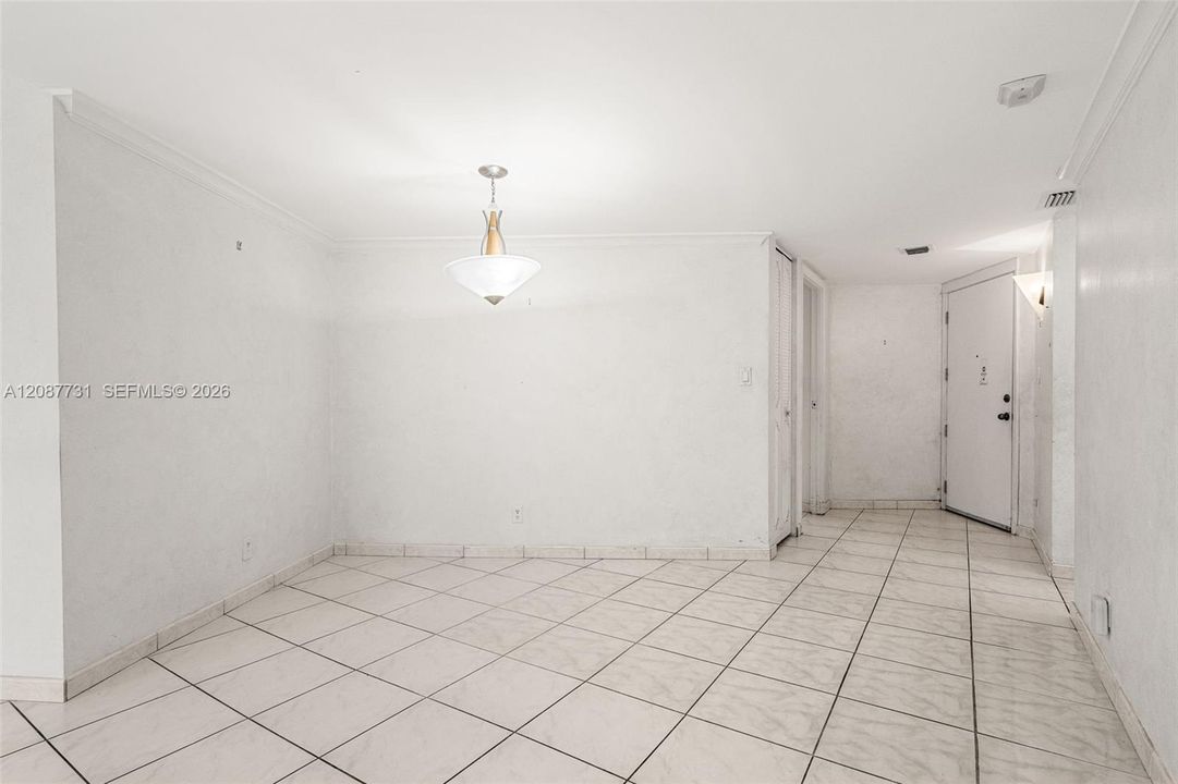 На продажу: $199,000 (2 спален, 2 ванн, 1083 Квадратных фут)