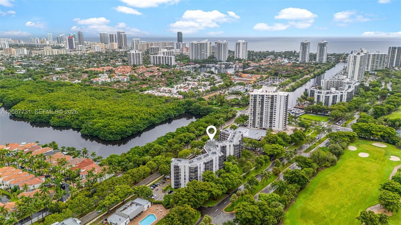 На продажу: $199,000 (2 спален, 2 ванн, 1083 Квадратных фут)