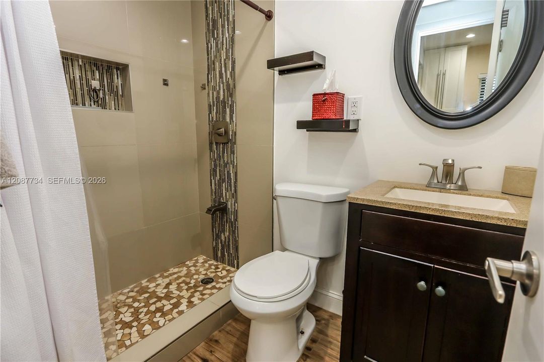 For Sale: $424,000 (1 beds, 1 baths, 463 Square Feet)