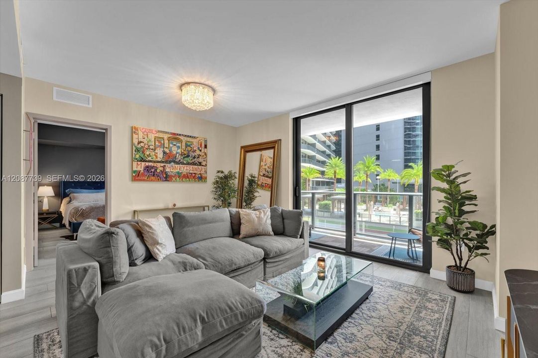 En Venta: $589,000 (1 camas, 2 baños, 792 Pies cuadrados)