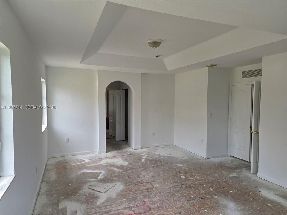For Sale: $580,000 (6 beds, 4 baths, 3678 Square Feet)