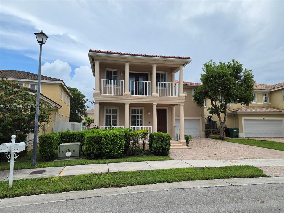 For Sale: $580,000 (6 beds, 4 baths, 3678 Square Feet)