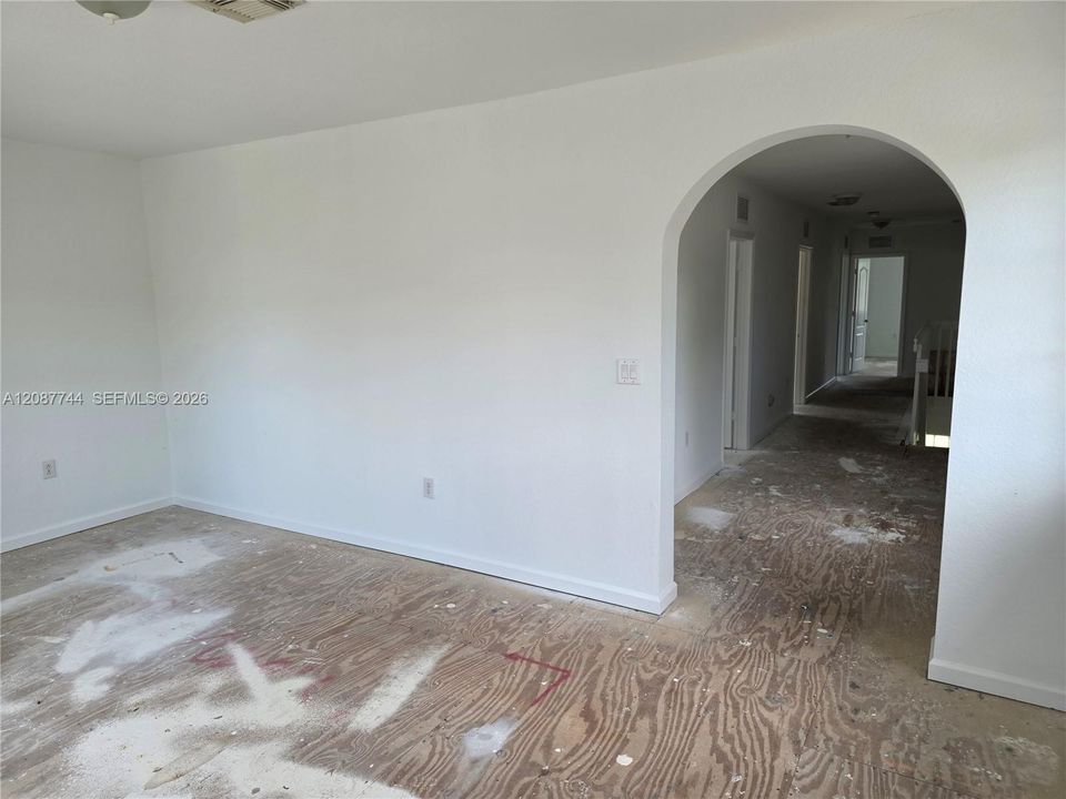 For Sale: $580,000 (6 beds, 4 baths, 3678 Square Feet)