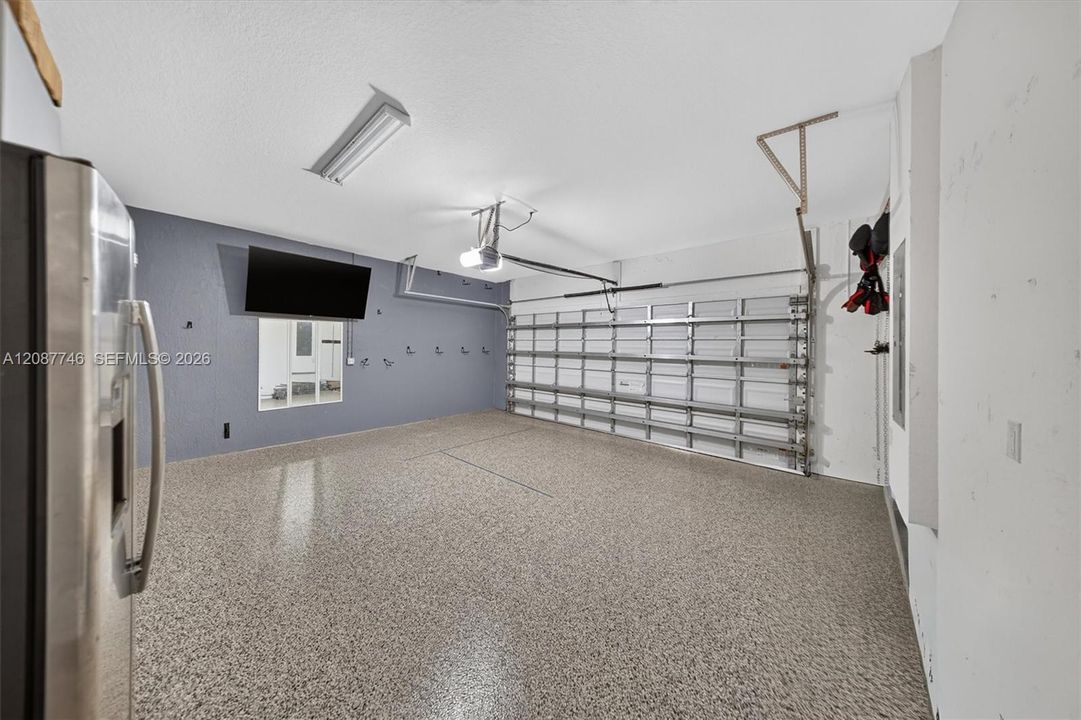 En Venta: $785,000 (4 camas, 3 baños, 3166 Pies cuadrados)