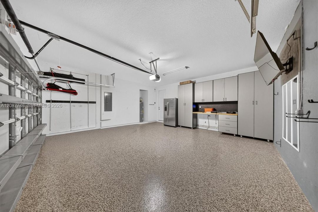 En Venta: $785,000 (4 camas, 3 baños, 3166 Pies cuadrados)