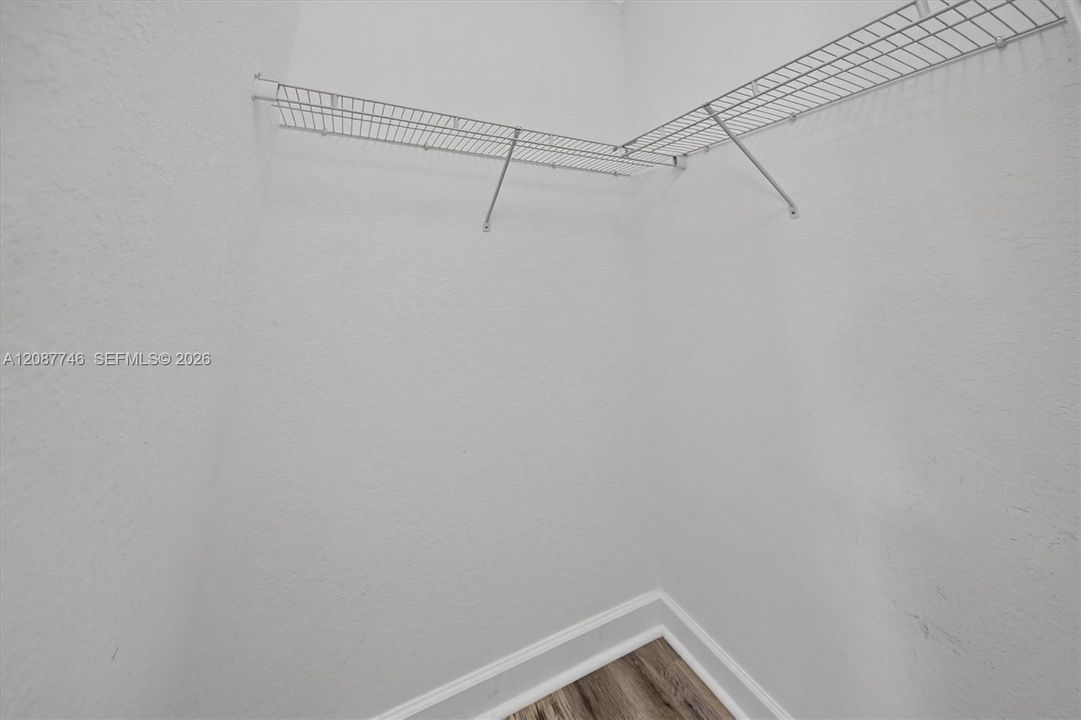 En Venta: $785,000 (4 camas, 3 baños, 3166 Pies cuadrados)