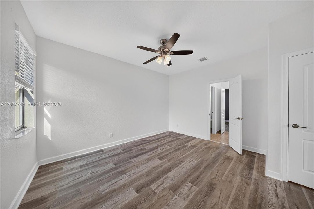 En Venta: $785,000 (4 camas, 3 baños, 3166 Pies cuadrados)