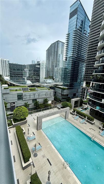 For Rent: $3,200 (1 beds, 1 baths, 609 Square Feet)