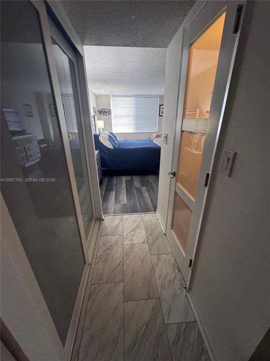 For Sale: $275,000 (1 beds, 1 baths, 1066 Square Feet)
