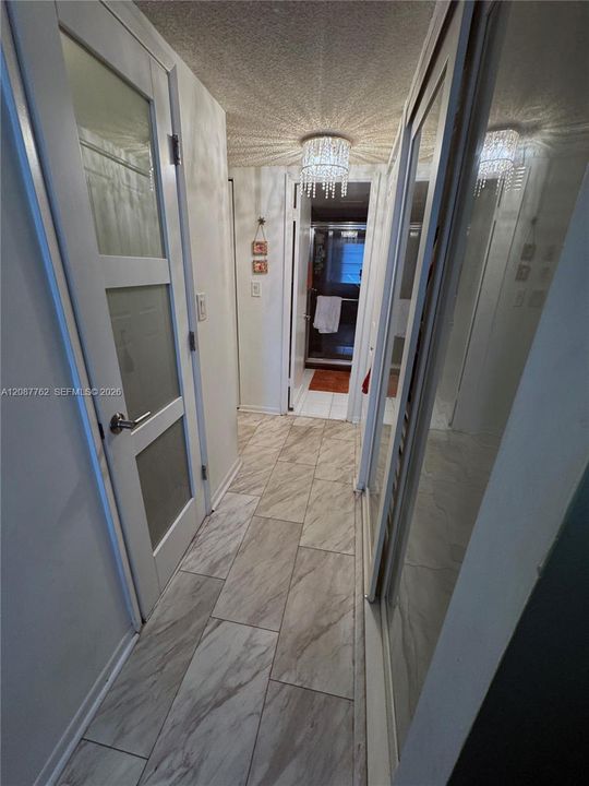 For Sale: $275,000 (1 beds, 1 baths, 1066 Square Feet)