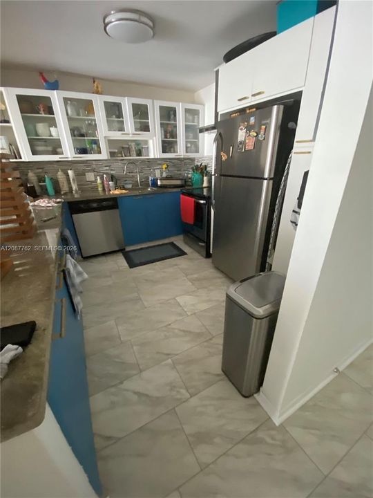 For Sale: $275,000 (1 beds, 1 baths, 1066 Square Feet)