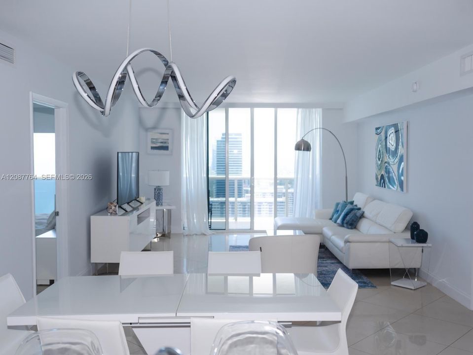 For Sale: $1,580,000 (2 beds, 3 baths, 1733 Square Feet)
