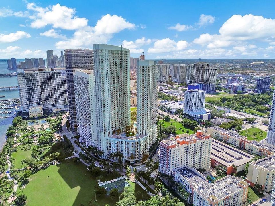 待售: $859,000 (2 贝兹, 2 浴室, 1380 平方英尺)