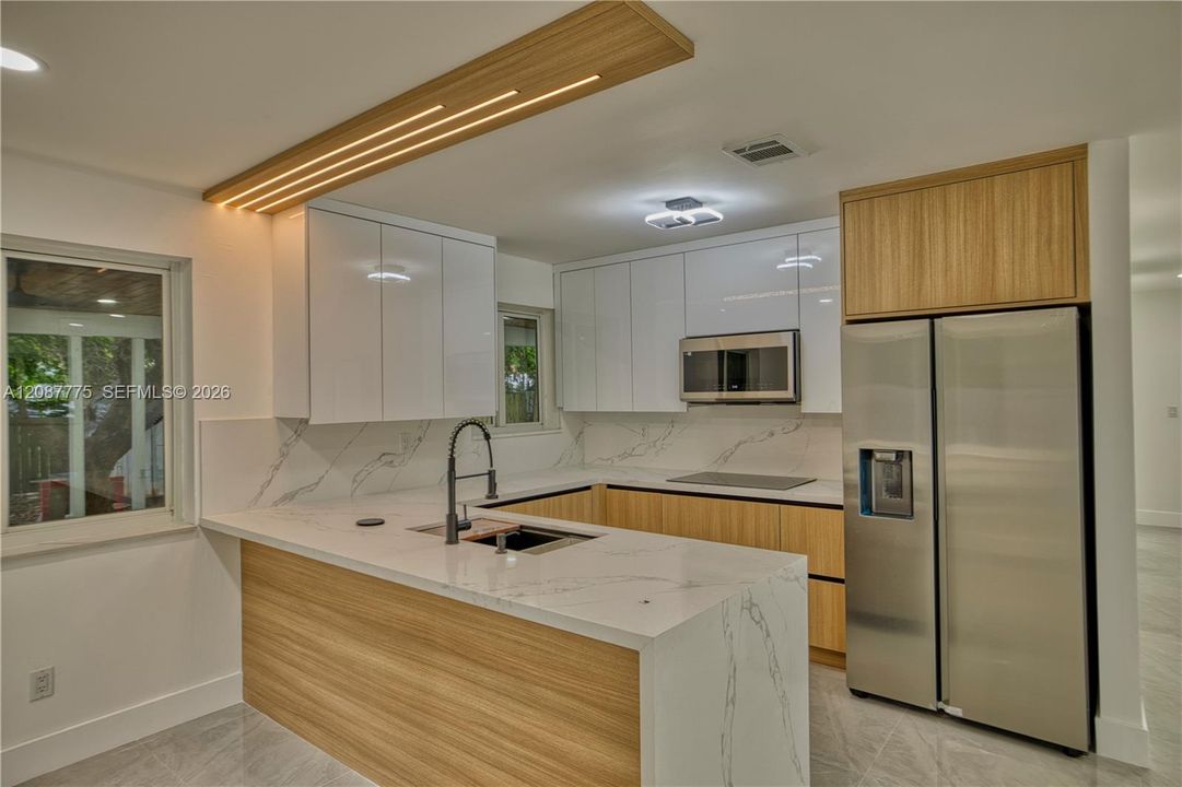For Sale: $539,900 (3 beds, 1 baths, 1080 Square Feet)